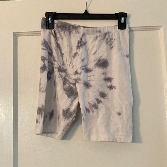 Size medium tie dye biker shorts - Picture 1 of 1